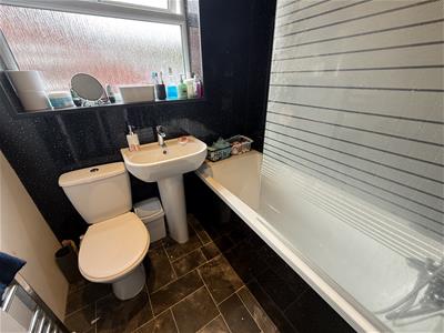 BATHROOM & WC